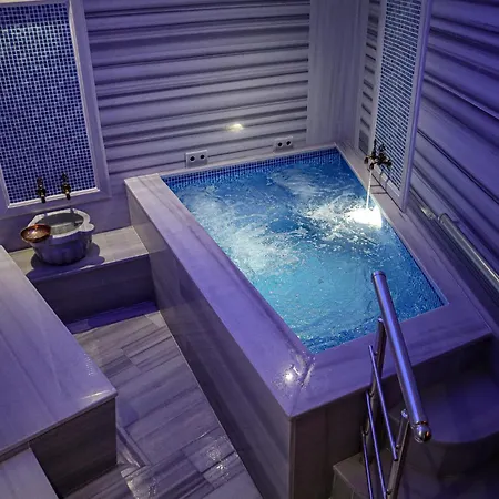 Hotel Black Bird Thermal & 4*