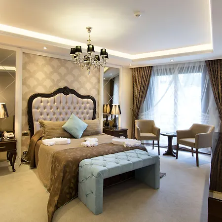 Black Bird Thermal & Hotel