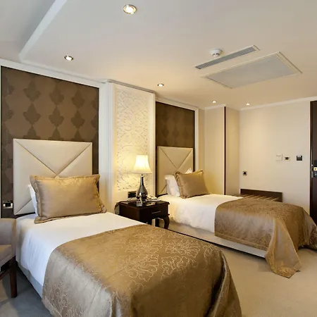 Hotel Black Bird Thermal & 4*