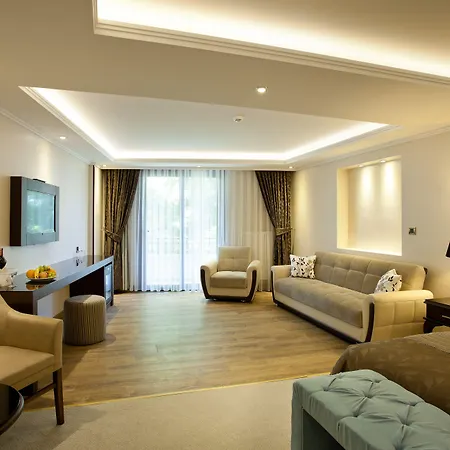 Hotel Black Bird Thermal & 4*