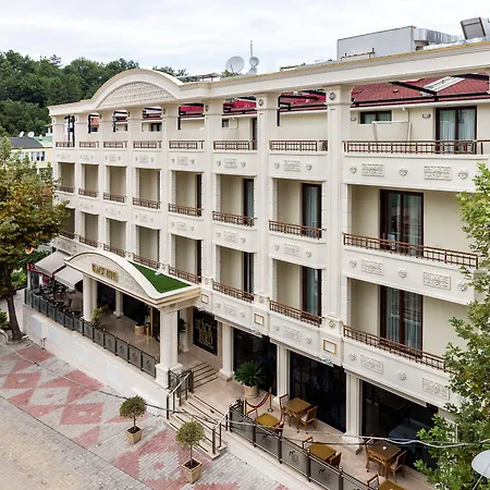 Hotel Black Bird Thermal &